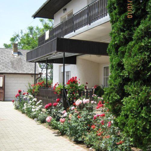 Ilona Apartmanok Balatonboglár Exteriör bild