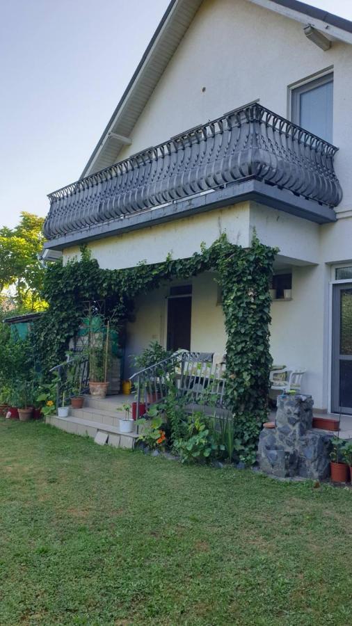 Ilona Apartmanok Balatonboglár Exteriör bild
