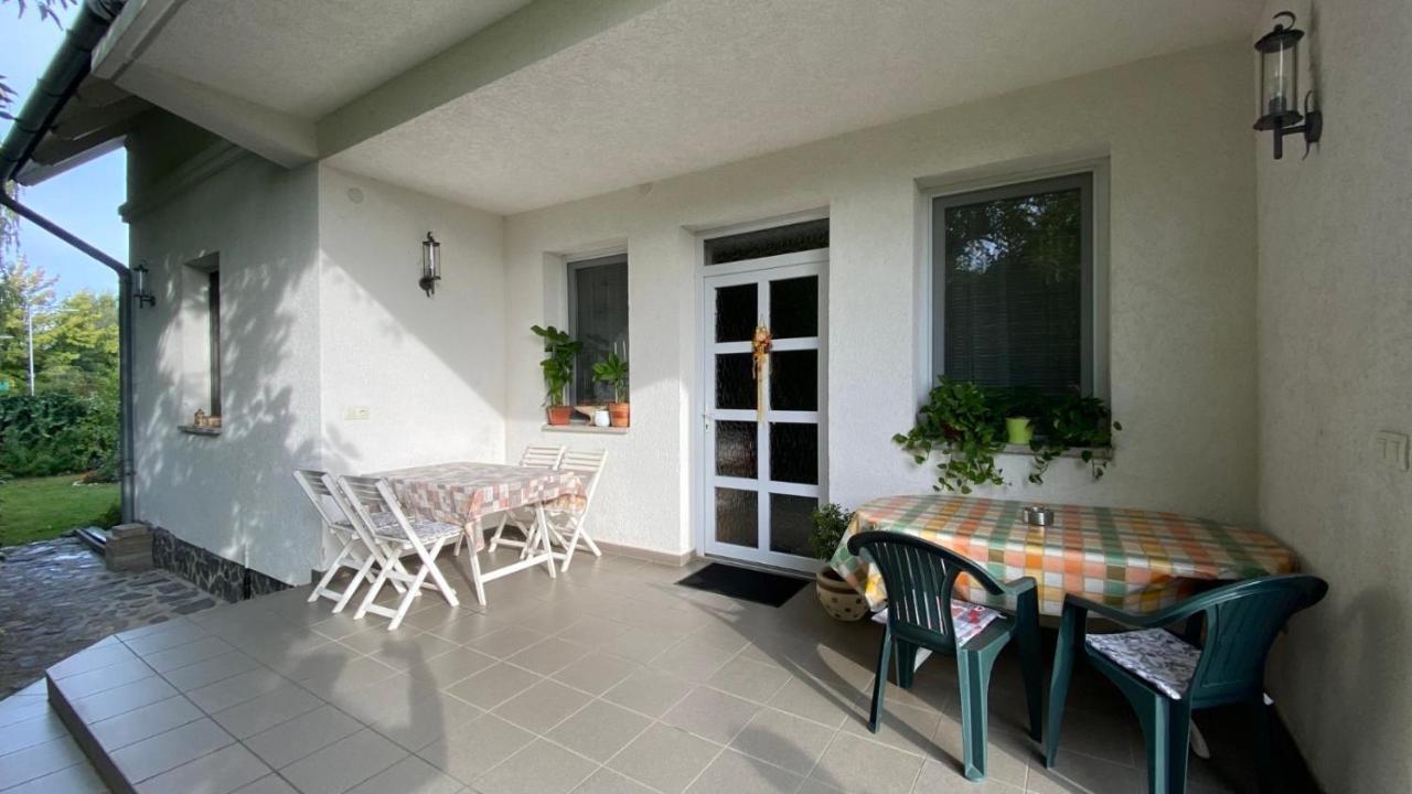 Ilona Apartmanok Balatonboglár Exteriör bild